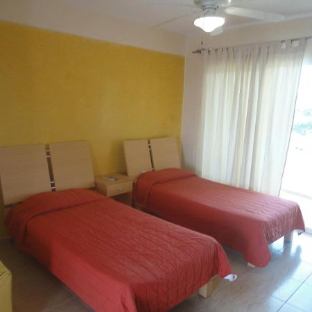 Suites Riviera Cancun Exterior photo